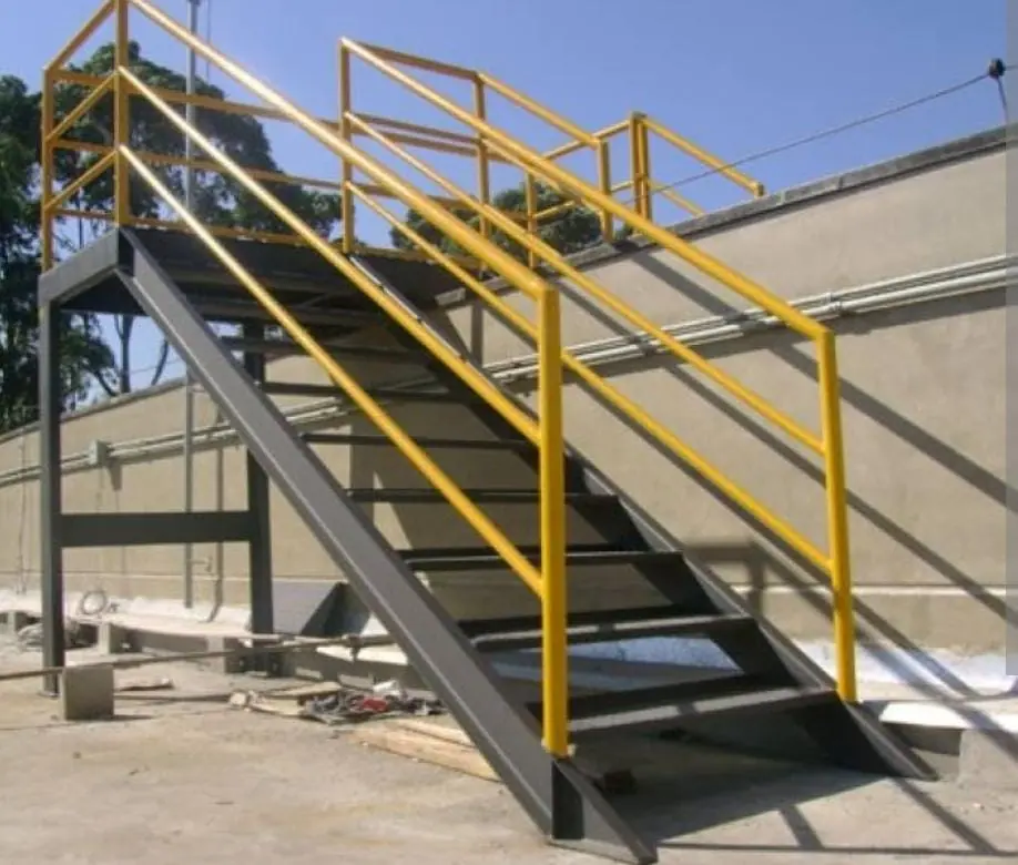 Escada industrial tipo marinheiro