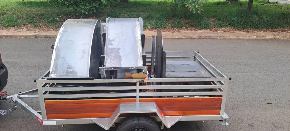 Carcaças de exaustores centrífugos galvanizadas sendo entregues