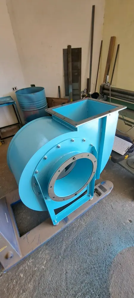 Exaustor centrífugo com flange de entrada parafusado