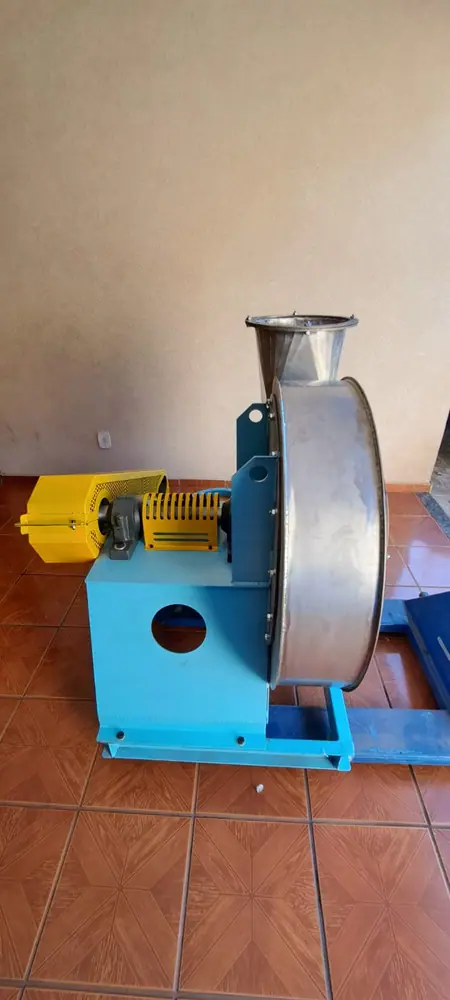 Exaustor centrífugo em aço inox com motor elétrico