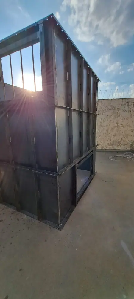 Corpo de filtro de manga em fabricação na caldeiraria