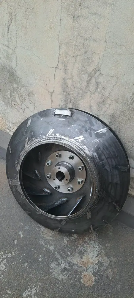 Rotor centrífugo com cubo flangeado pronto para montagem